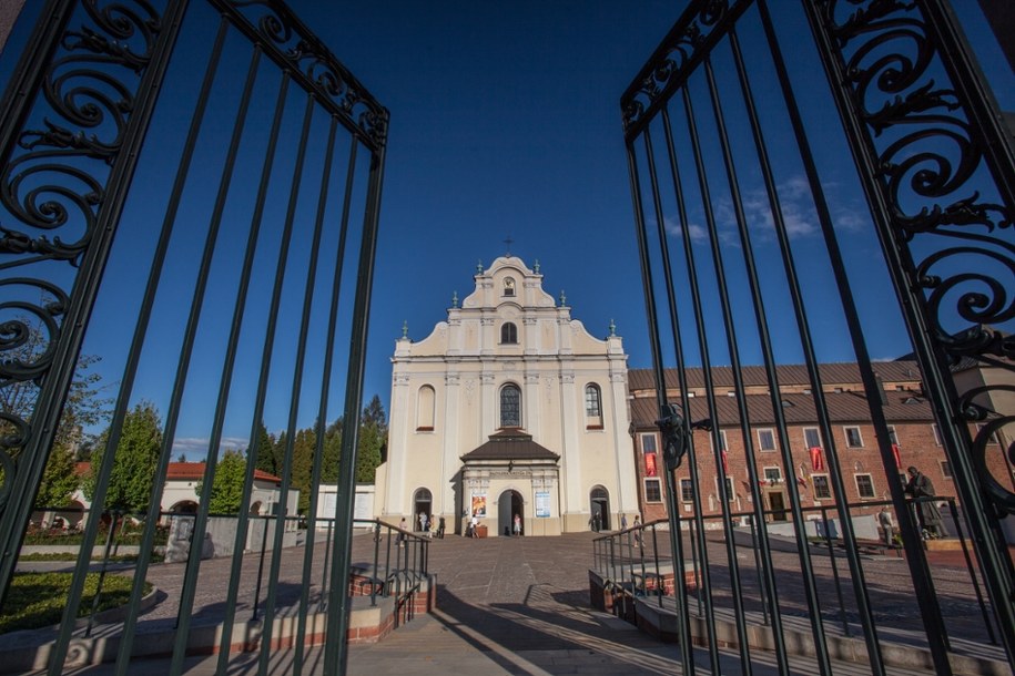 Kościół Wniebowzięcia Najświętszej Maryi Panny i św. Wacława w Mogile /Shutterstock