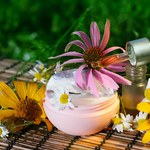 Kosmetyki naturalne – ekologiczny skład i właściwości lecznicze. Które z nich warto wybrać?