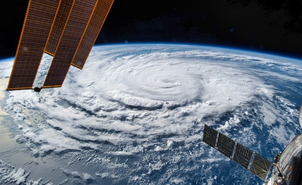 Kosmiczne ambicje Polski. Powstanie Centrum Operacji Satelitarnych