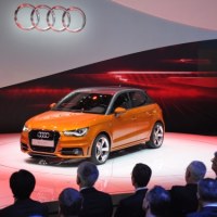 Kosmiczne samochody w Tokio