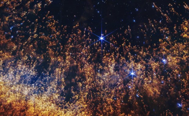 Kosmiczny pierścień życia i śmierci. Takich zdjęć Mgławicy Ślimaka jeszcze nie było!