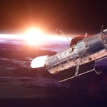 Kosmiczny Teleskop Hubble'a fotobombardowany przez satelity. Problem rośnie