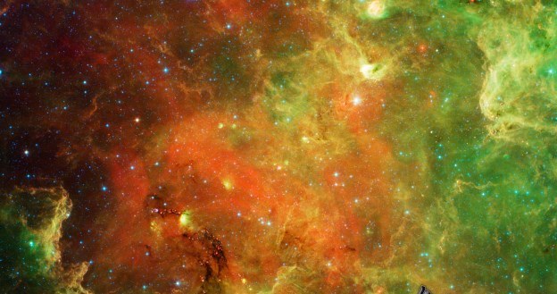 Kosmiczny teleskop Spitzer działa już od 10 lat. Jest źródłem wielu niesamowitych fotografii /NASA