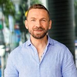 Kossakowski po rozstaniu z Wojciechowską zniknął z telewizji. Tym się teraz zajmuje