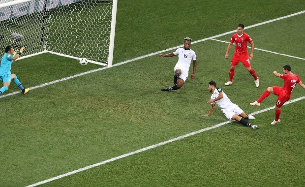 Kostaryka remisuje na otarcie łez! Szwajcaria z awansem