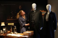 Kostiumy i pamiątki z serialu „Downton Abbey” trafiły na charytatywną aukcję