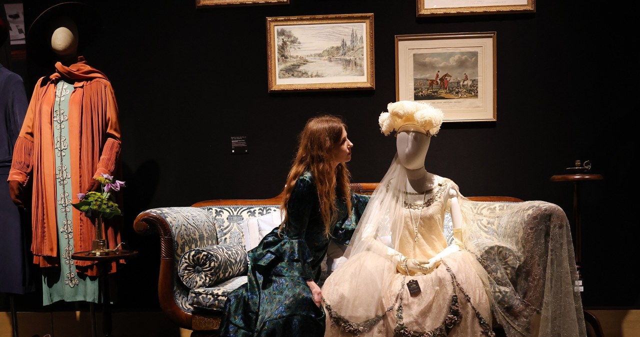 Kostiumy i pamiątki z serialu „Downton Abbey” trafiły na charytatywną aukcję