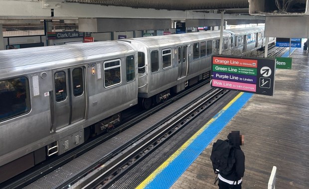 Koszmar w chicagowskim pociągu. Napastnik podpalił kobietę