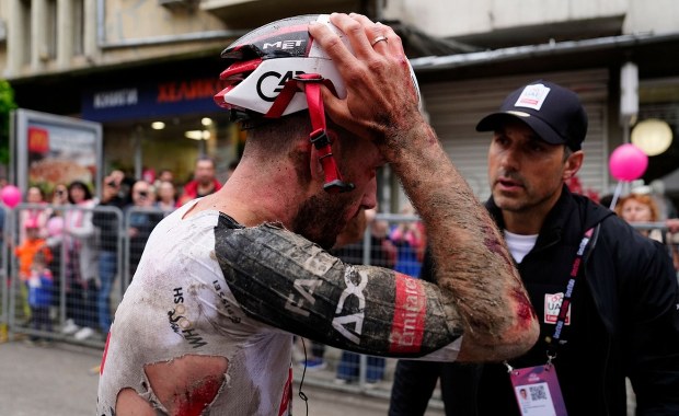 Koszmarna kraksa na Giro d'Italia. Poważne obrażenia kolarzy