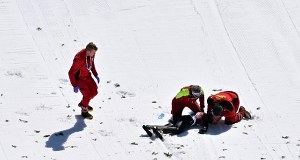 Koszmarne sceny w Planicy. Przedskoczek stracił kontrolę w powietrzu i runął na zeskok