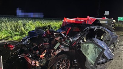 Koszmarny wypadek na Lubelszczyźnie. Volvo uderzyło w ciągnik