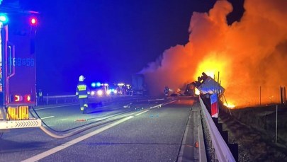 Koszmarny wypadek na S8 w Łódzkiem. Kierowca tira spłonął w kabinie
