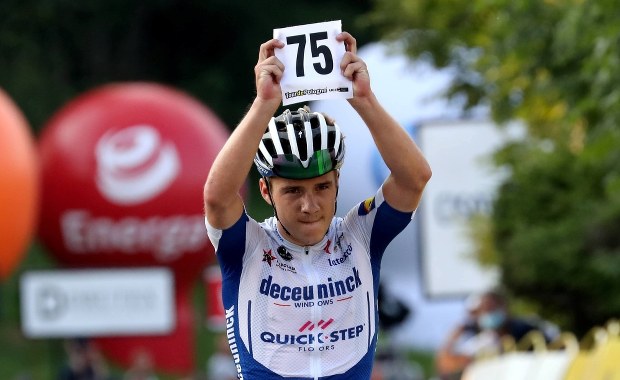 Koszmarny wypadek triumfatora Tour de Pologne. Remco Evenepoel spadł z wiaduktu