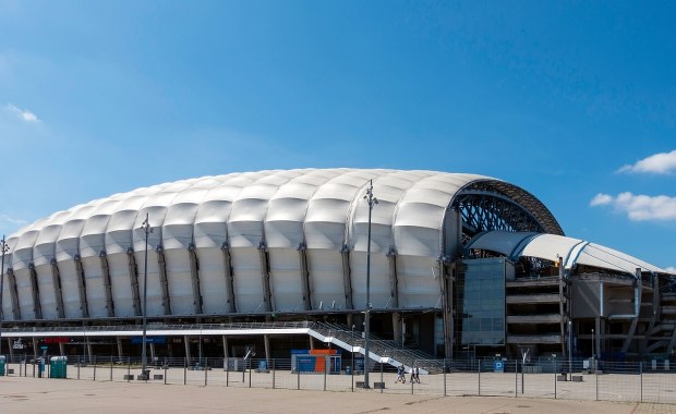 Kosztowne mycie dachu poznańskiego stadionu. Pierwsze od Euro 2012