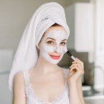 Kosztuje grosze, a wygładza i nawilża skórę. Maska z jogurtu robi robotę