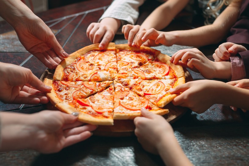 Koszty surowcowe produkcji pizzy wzrosły o ok. 32 proc. w latach 2010-2021 /123RF/PICSEL
