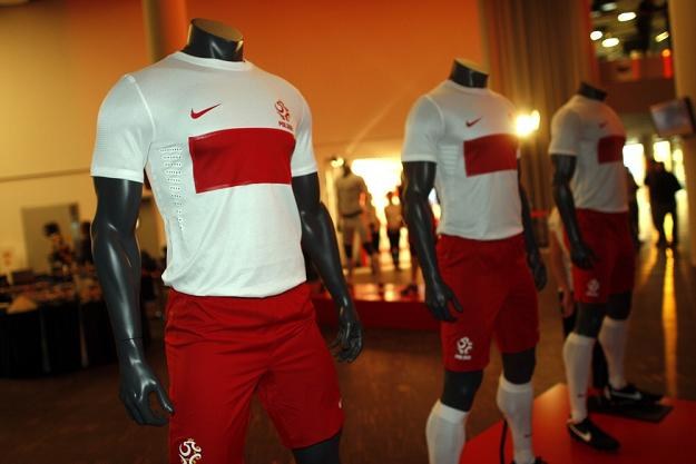 Koszulki reprezentacji Polski firmy Nike. Fot. Paweł Kozioł /Reporter