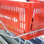 Koszyk niespodzianka w Carrefour znowu dostępny. Jak wypada na tle tego z Auchan?