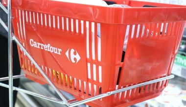 Koszyk niespodzianka w Carrefour znowu dostępny. Jak wypada na tle tego z Auchan?