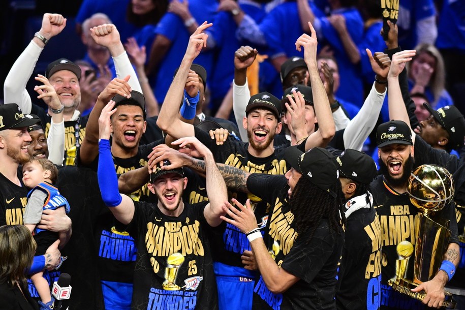 Koszykarze Oklahoma City Thunder triumfują /Manuela Soldi /PAP/EPA