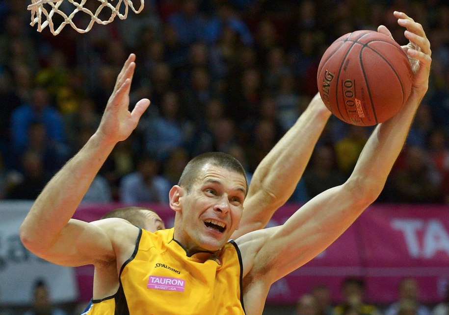 Koszykasz Filip Dylewicz /Adam Warżawa /PAP