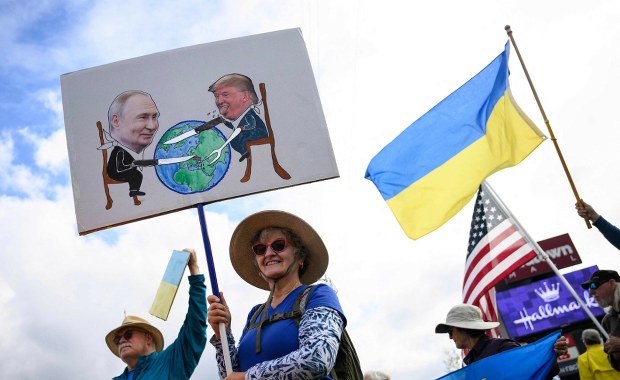 Kotlet po kijowsku i nocleg na stadionie. Rosja z cyrkiem nadciąga na Alaskę