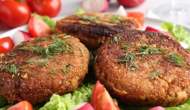 Kotlety idealne na piątkowy obiad. Podaj z ulubioną surówką