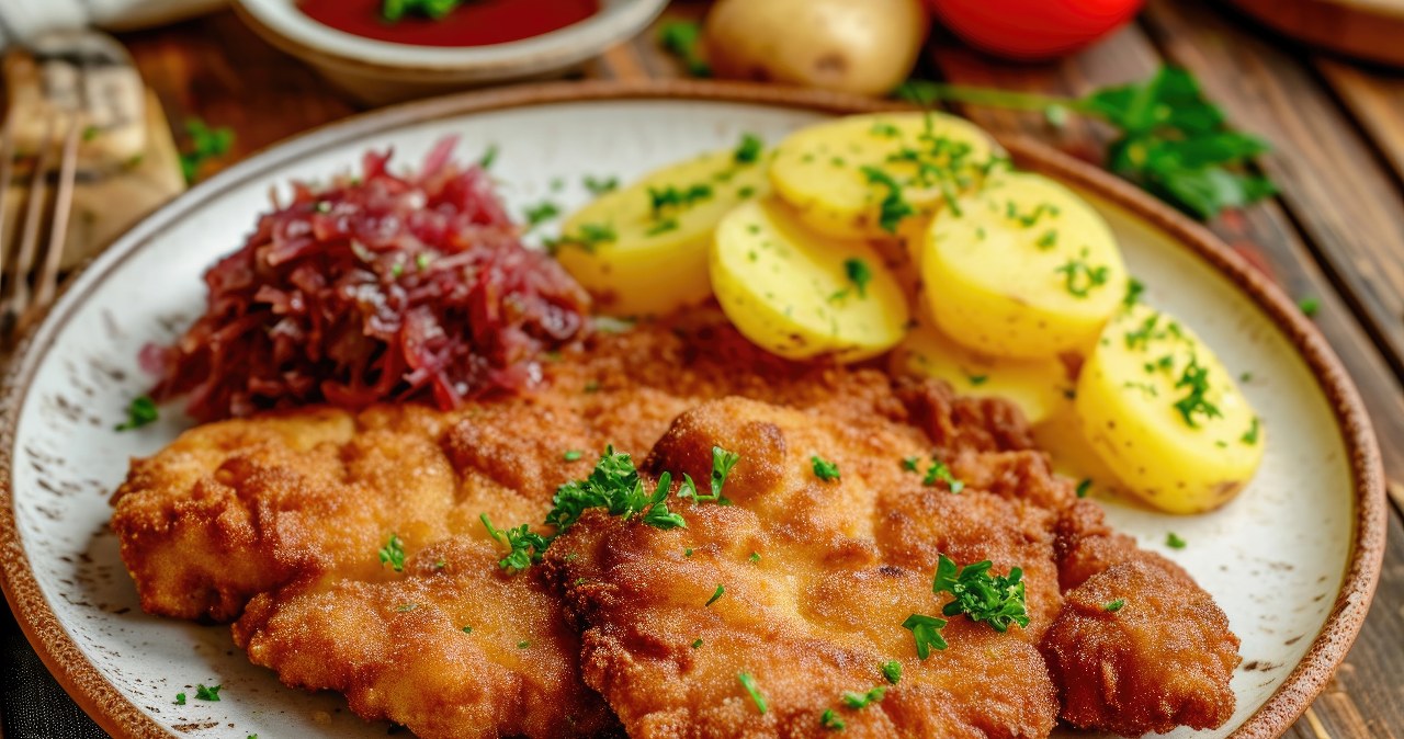 Kotlety mediolańskie to słynna potrawa z północy Włoch /venakr /123RF/PICSEL