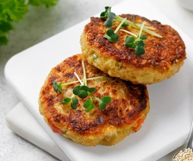 Kotlety na piątkowy obiad. Są bardzo lekkie, a przyjemnie sycące
