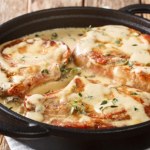 Kotlety schabowe w sosie cebulowo-musztardowym. Kruche i soczyste mięso obiad 