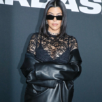 Kourtney Kardashian odsłoniła ciążowe krągłości. Zapozowała w kusym stroju