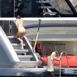 Kourtney Kardashian prosto po kąpieli z ukochanym!