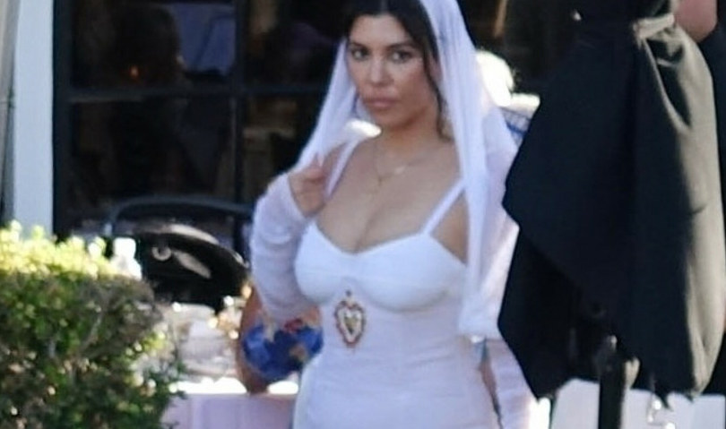 Kourtney Kardashian w dniu ślubu /BACKGRID / Backgrid USA  /East News