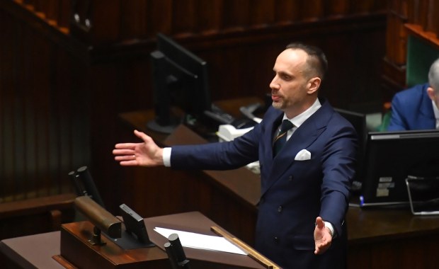 Kowalski zarządził w Sejmie owację dla Czarnka. „Wstajemy, brawo”