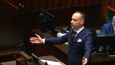 Kowalski zarządził w Sejmie owację dla Czarnka. „Wstajemy, brawo”