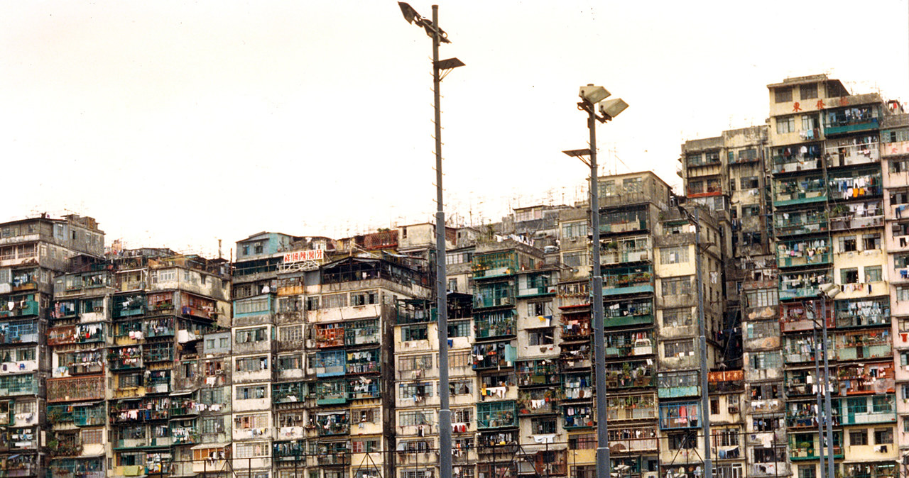 Kowloon tuż przed jego zburzeniem, początek lat 90. /Post Staff Photographer/South China Morning Post /Getty Images