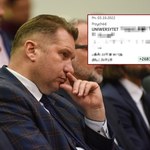 "Kpina i katastrofa". Pracownicy uczelni pokazują nam paski z wypłat
