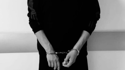 Kradli katalizatory z dostawczaków. Dwaj mężczyźni zatrzymani    