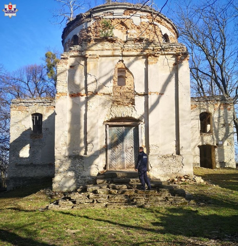 Kradzież krzyża z ruin cerkwi /Lubelska Policja /