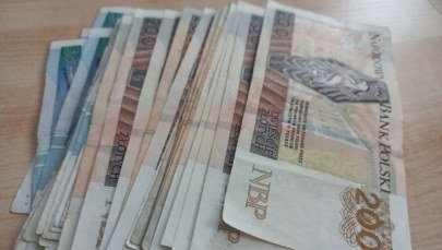 Kradzież na dyskotece. Policjanci zatrzymali dwie kobiety i odzyskali 14 tys. zł