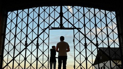 Kradzież w byłym obozie Dachau. Łupem padł fragment bramy