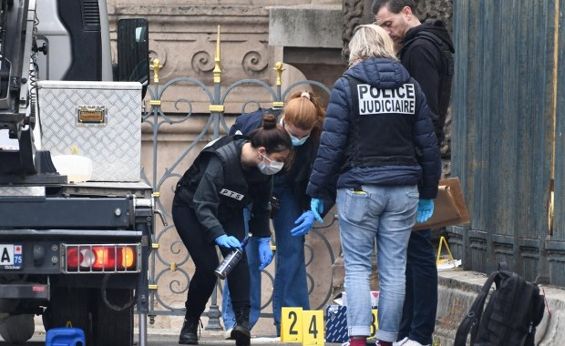 Kradzież w Luwrze. Aresztowano dwie osoby