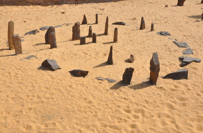 Krąg kamienny w Nabta Playa na Saharze jest starszy niż ten w Stonehenge o dwa tysiące lat! /materiały prasowe