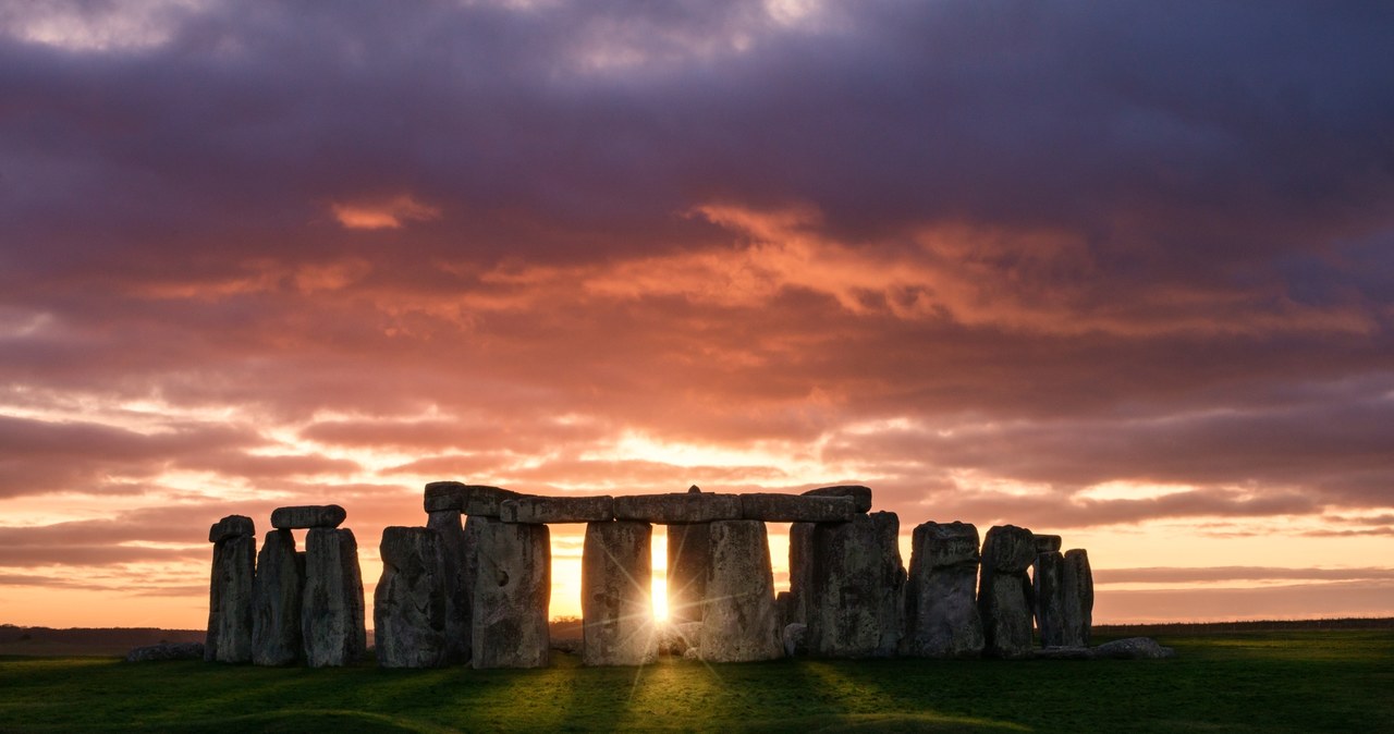 Krąg Stonehenge wciąż skrywa wiele tajemnic /123RF/PICSEL