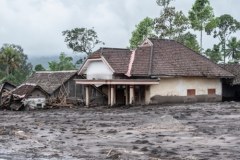Krajobraz po erupcji wulkanu Semeru