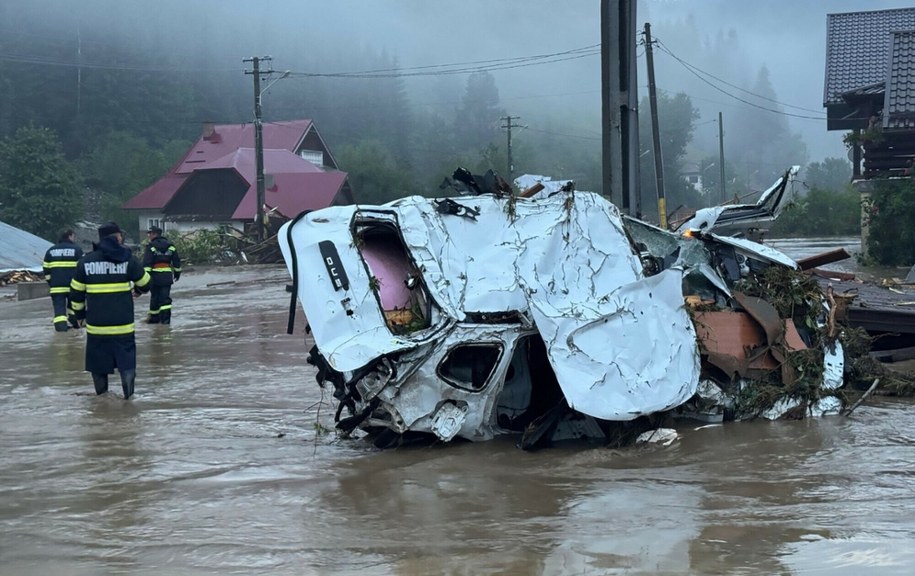 Krajobraz po powodzi błyskawicznej w północno-wschodniej Rumunii (zdjęcie z 28 lipca 2025 r.) /AFP PHOTO / ISU SUCEAVA /East News