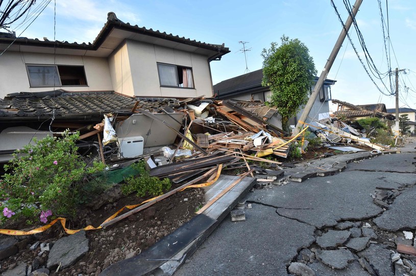 Krajobraz po trzęsieniu ziemi w Japonii /AFP