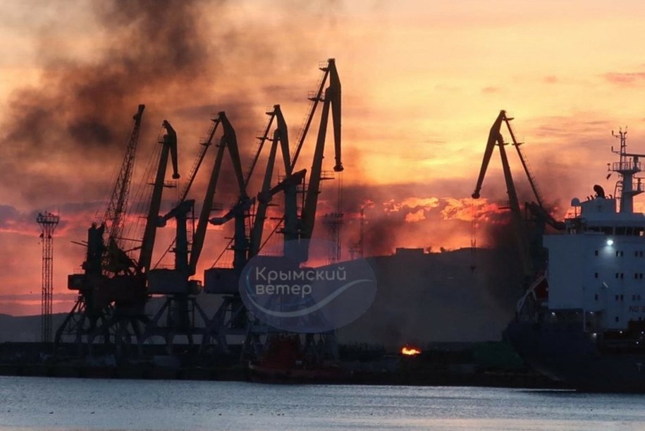 Krajobraz po ukraińskim ataku na port w Teodozji (Krym) /HANDOUT/AFP /East News