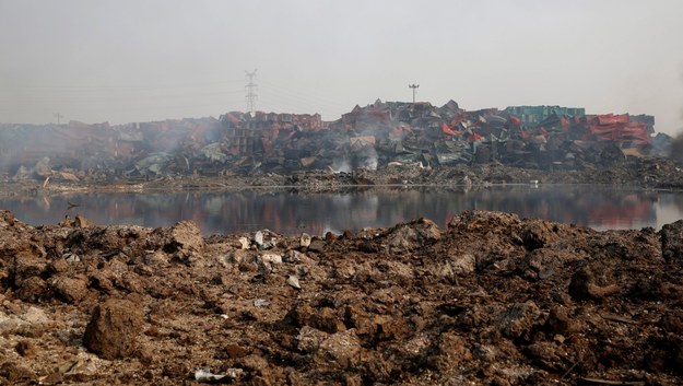 Krajobraz po wybuchu /WU HONG /PAP/EPA
