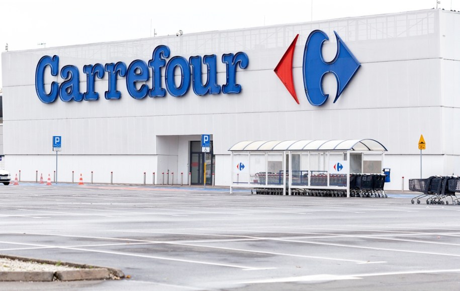 "Carrefour nie jest okazją biznesową". Nie kupią sieci sklepów